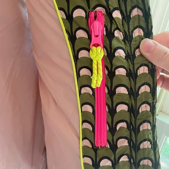 Like New Boden Fife Quilted Vest Pink and Green Geometric Vest Size 10 - Picture 10 of 12